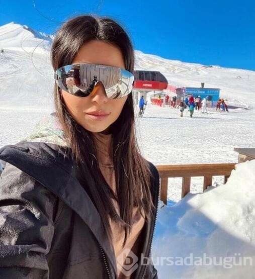 Mahsur kalan şarkıcı ülkesine döndü...