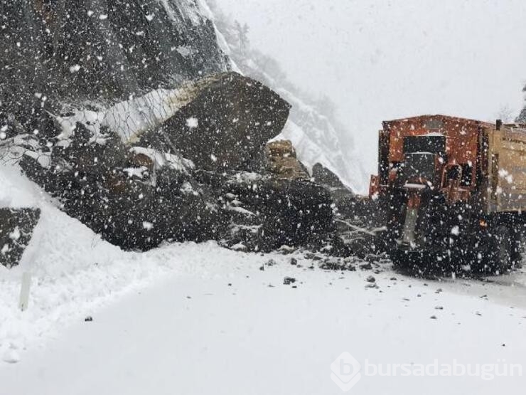 İstanbul yolu kapandı...