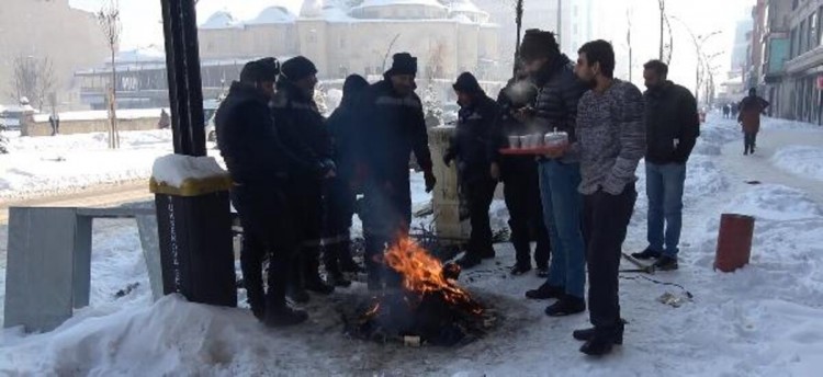  Bölgeye ulaşıp arızaları giderdiler...