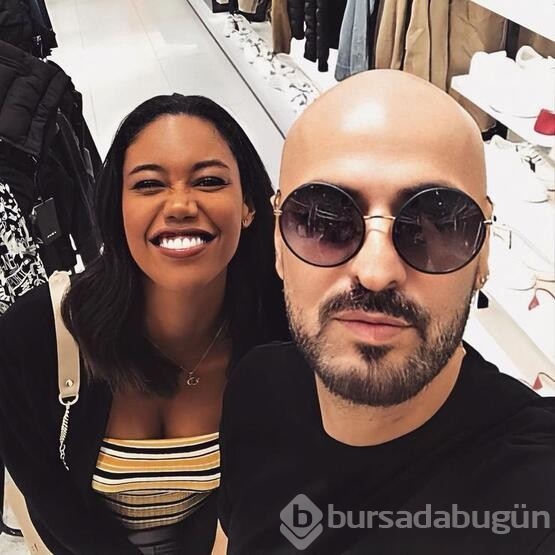 Soner Sarıkabadayı'dan aile pozu!