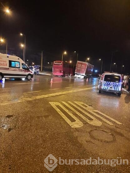 Konya'da yolcu otobüsü ile TIR çarpıştı!