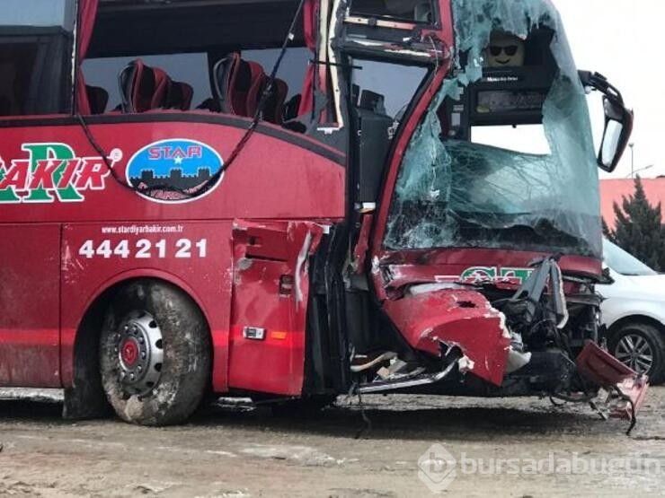 Konya'da yolcu otobüsü ile TIR çarpıştı!