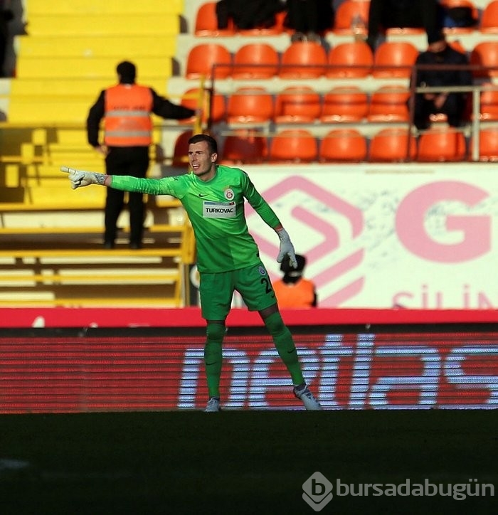 Galatasaray'da 4 imza 8 ayrılık!