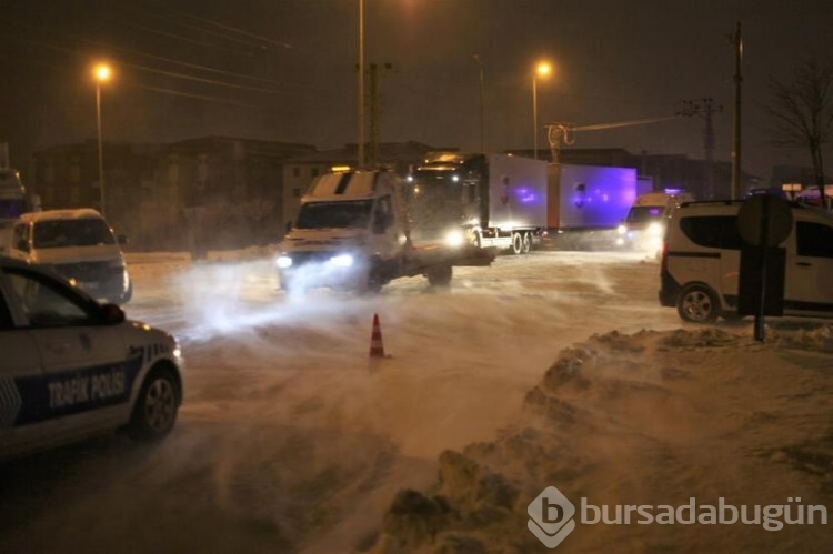 Yollar tipi nedeniyle ulaşıma kapatıldı!