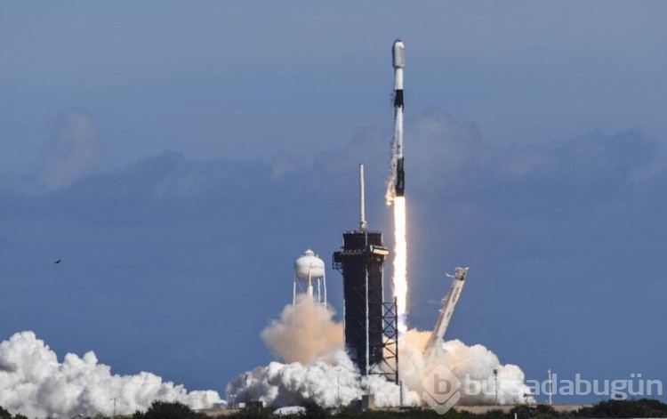 SpaceX şirketinin 40 uydusu yanarak düştü!

