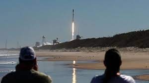 SpaceX şirketinin 40 uydusu yanarak düştü!

