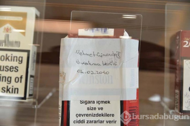 Sigara paketleri sergileniyor!
