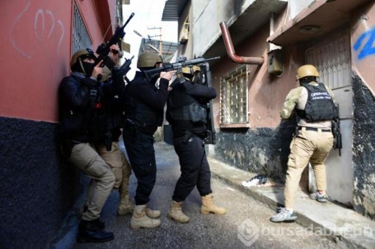 Adana'da gündüz vakti uyuşturucu operasyonu!