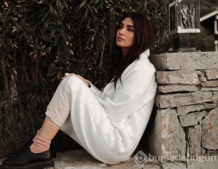 Tuba Büyüküstün'den kafaları karıştıran paylaşım! 