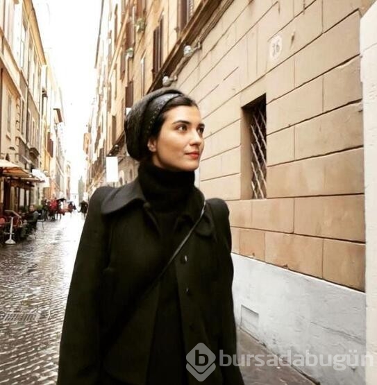 Tuba Büyüküstün'den kafaları karıştıran paylaşım! 