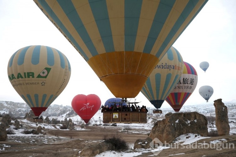 Sevgililer Günü'nde çiftler Kapadokya'ya akın etti