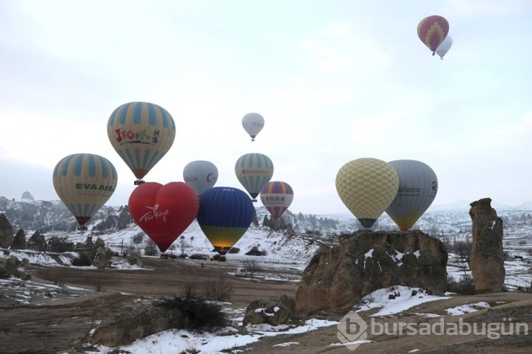 Sevgililer Günü'nde çiftler Kapadokya'ya akın etti