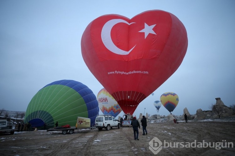 Sevgililer Günü'nde çiftler Kapadokya'ya akın etti