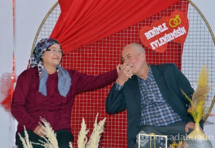 Huzurevinde Sevgililer Günü'nde evlilik teklifi