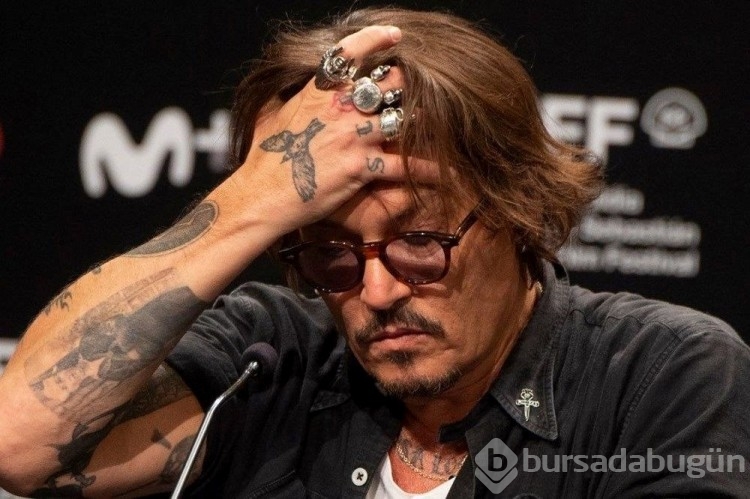 Johnny Depp Sırbistan'dan liyakat madalyası aldı