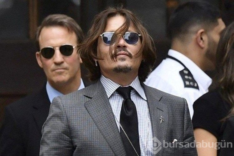 Johnny Depp Sırbistan'dan liyakat madalyası aldı