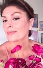  Gülşen Bubikoğlu güzelliğiyle yıllara meydan okuyor...