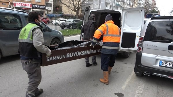 Emekli öğretmen evinde ölü bulundu!