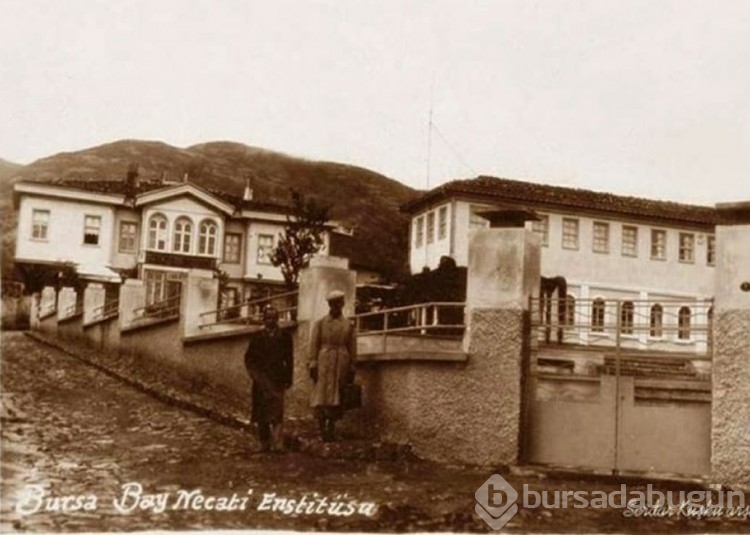 İlk kadın PTT memuresi Müdevvet Homris'in Bursalı olduğunu biliyor muydunuz? İşte Bursa'nın ilkleri...