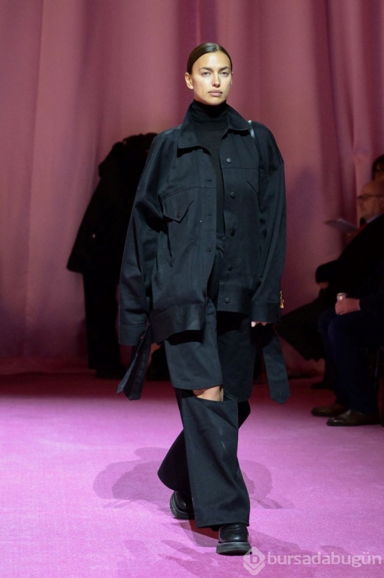 Londra Moda Haftası'na Irina Shayk damgası
