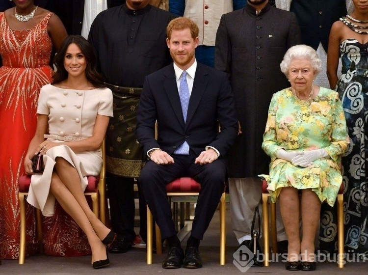 Meghan Markle'ın Oprah Winfrey söyleşisinde giydiği elbise 'Yılın Kıyafeti' seçildi

