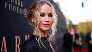 Jennifer Lawrence anne oldu!
