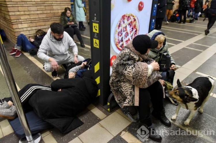 Kiev'de halk tren garına akın etti!