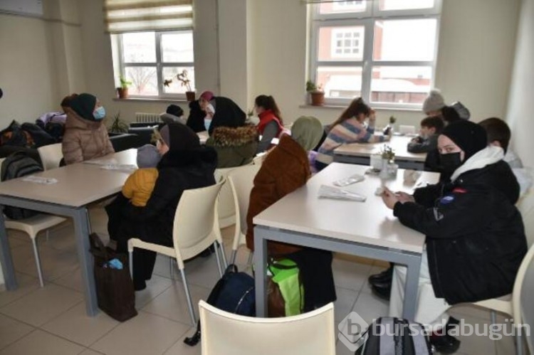 Kırım Türklerinden 45 kişilik kafile Ukrayna'dan Türkiye'ye getirildi