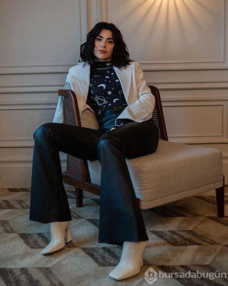 Nesrin Cavadzade'den servet değerinde imza