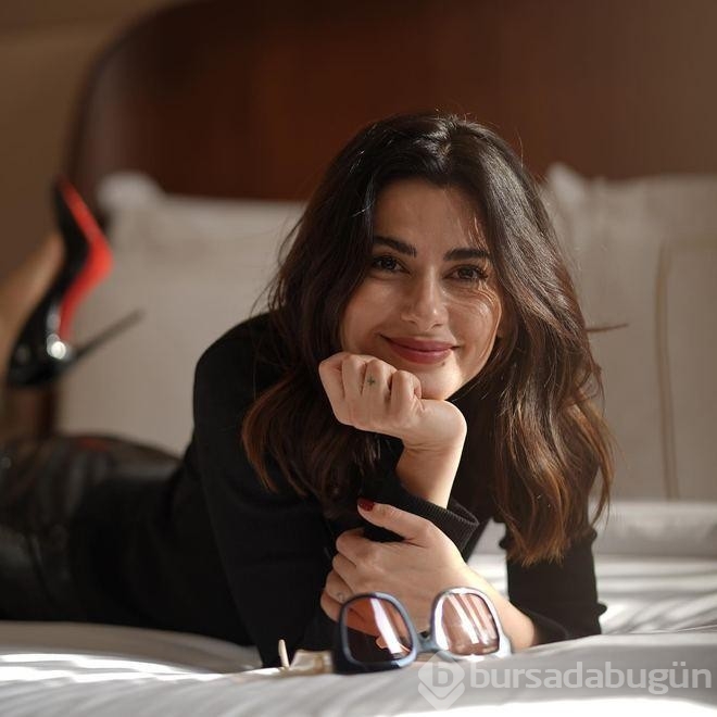 Nesrin Cavadzade'den servet değerinde imza