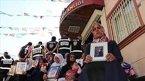 Evlat nöbetindeki annelere Manisa'dan hediye...