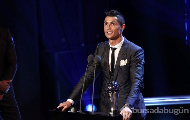 Cristiano Ronaldo canlı yayında duş aldı 1 milyon kişi izledi!
