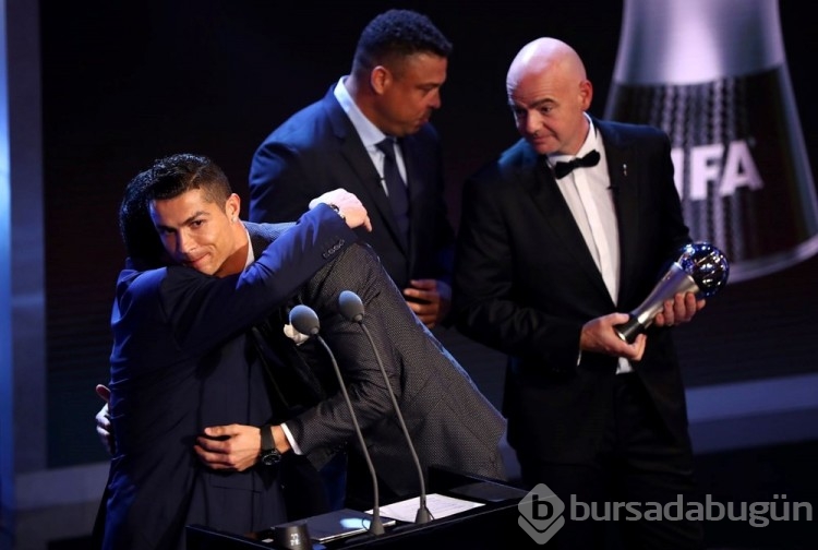 Cristiano Ronaldo canlı yayında duş aldı 1 milyon kişi izledi!

