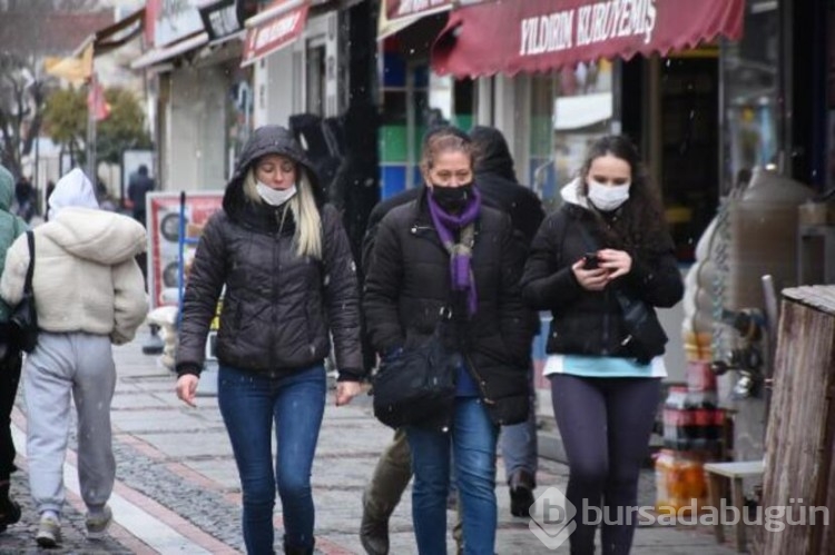 Omicron'da tam doz aşısızlar risk altında
