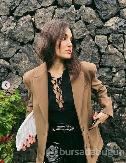 Hande Erçel'den duygulandıran hareket!
