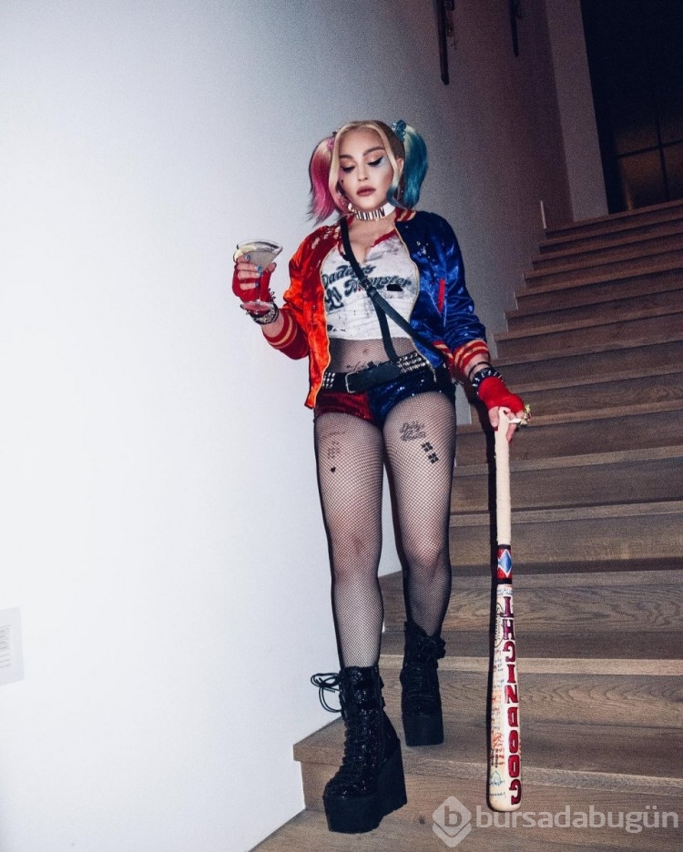 Madonna, Photoshop'suz görüntülendi