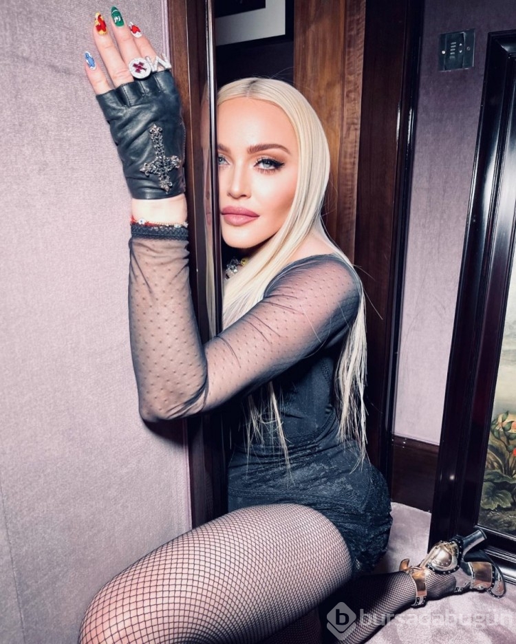 Madonna, Photoshop'suz görüntülendi