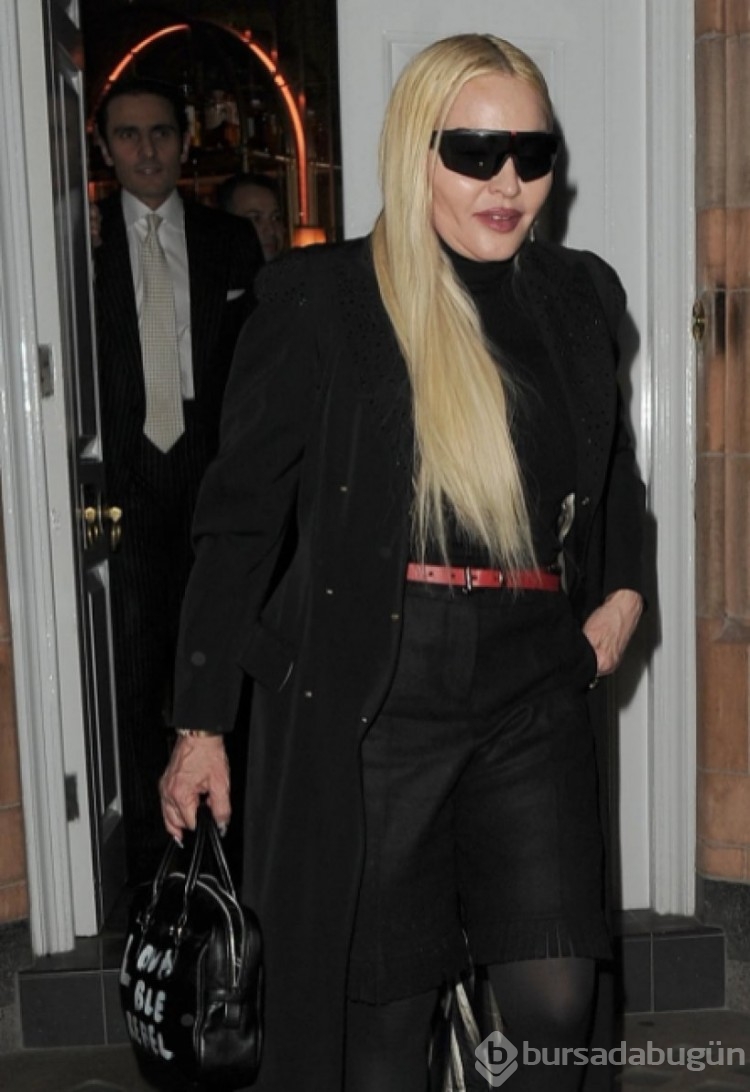 Madonna, Photoshop'suz görüntülendi