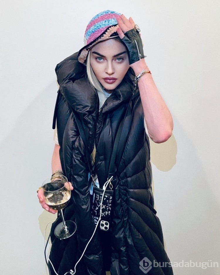 Madonna, Photoshop'suz görüntülendi