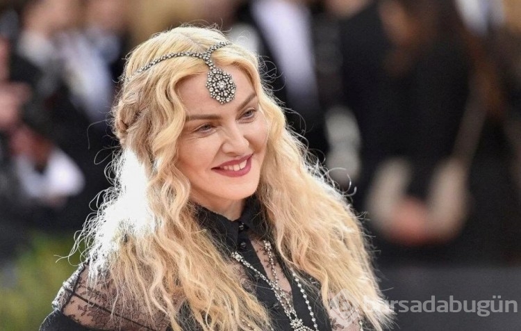 Madonna, Photoshop'suz görüntülendi