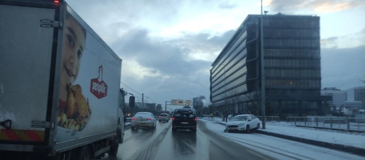 Bursa beyaz örtüyle kaplandı
