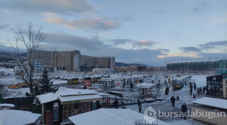 Bursa beyaz örtüyle kaplandı