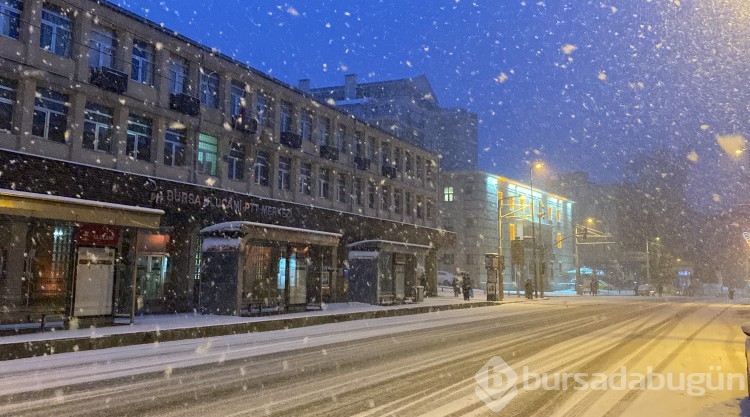 Bursa beyaz örtüyle kaplandı