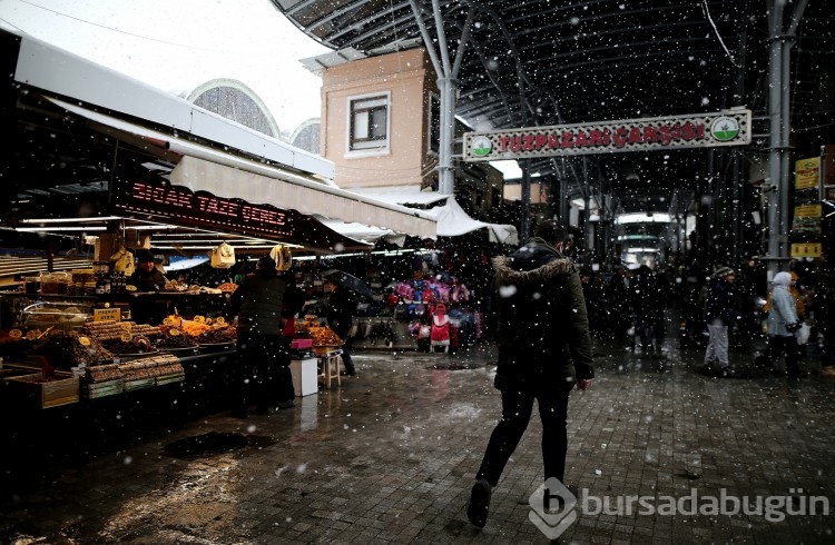 Bursa beyaz örtüyle kaplandı