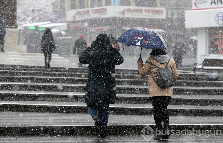 Bursa beyaz örtüyle kaplandı