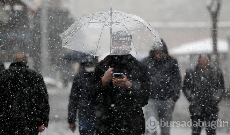 Bursa beyaz örtüyle kaplandı
