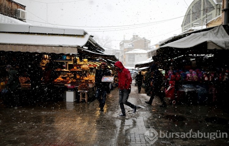 Bursa beyaz örtüyle kaplandı