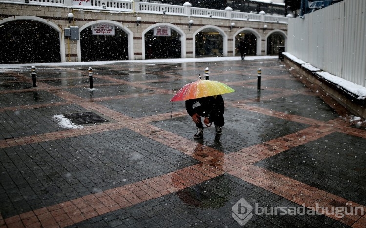 Bursa beyaz örtüyle kaplandı