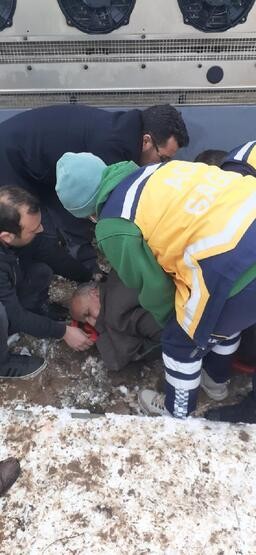 Ağrı'da yolcu otobüsü devrildi!