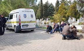 Babasının mezarı başında ölü bulundu!
